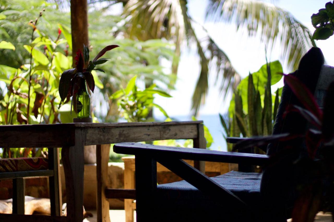 Butterfly Space- A Non-Profit Eco-Lodge Nkhata Bay Exteriör bild