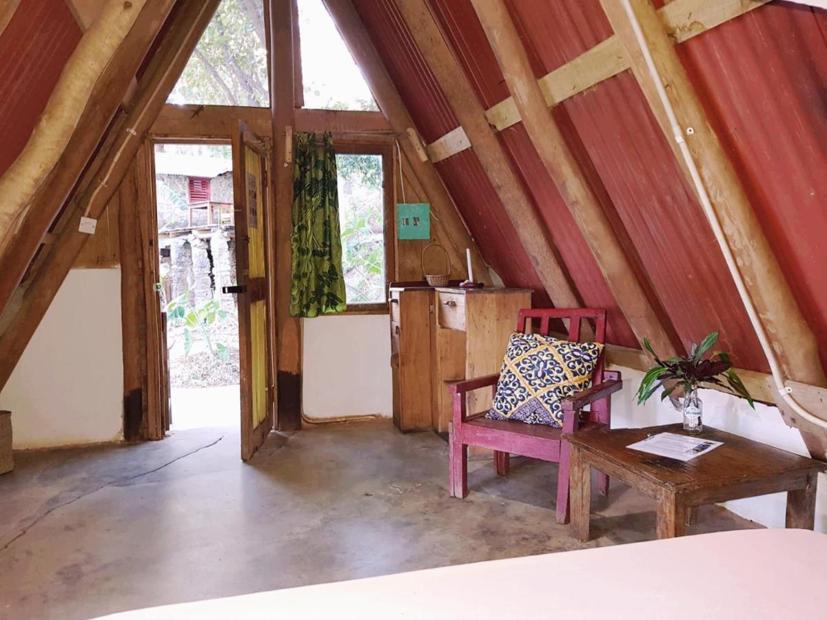 Butterfly Space- A Non-Profit Eco-Lodge Nkhata Bay Exteriör bild