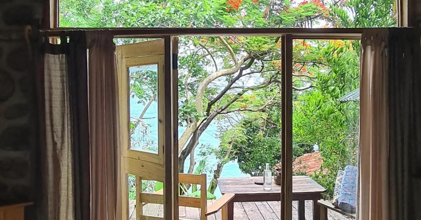 Butterfly Space- A Non-Profit Eco-Lodge Nkhata Bay Exteriör bild