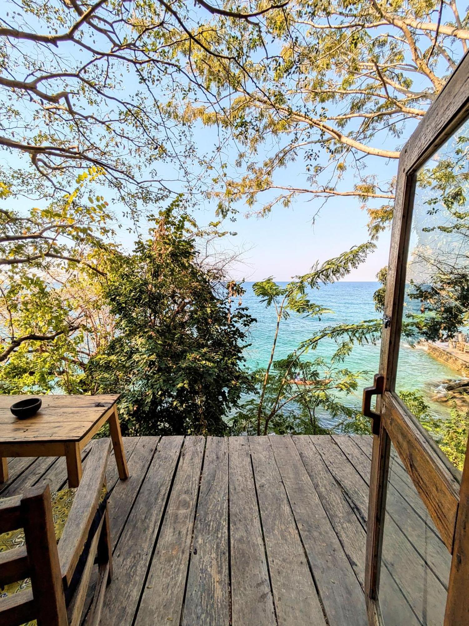 Butterfly Space- A Non-Profit Eco-Lodge Nkhata Bay Exteriör bild