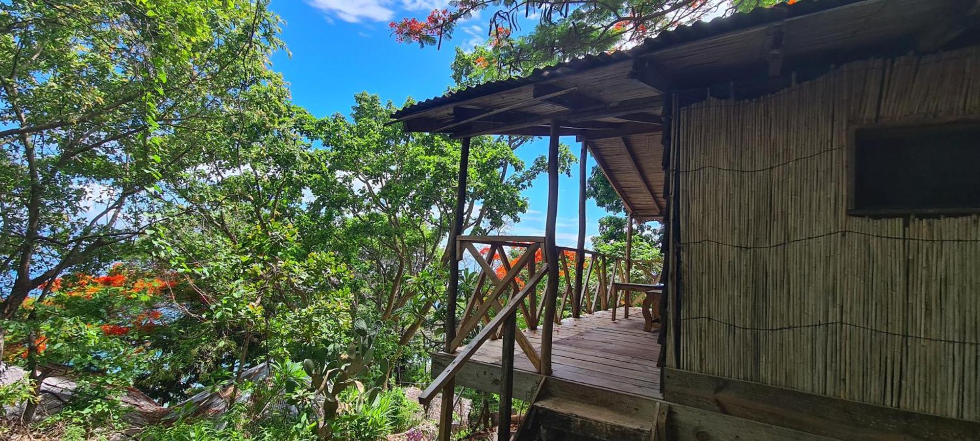Butterfly Space- A Non-Profit Eco-Lodge Nkhata Bay Exteriör bild
